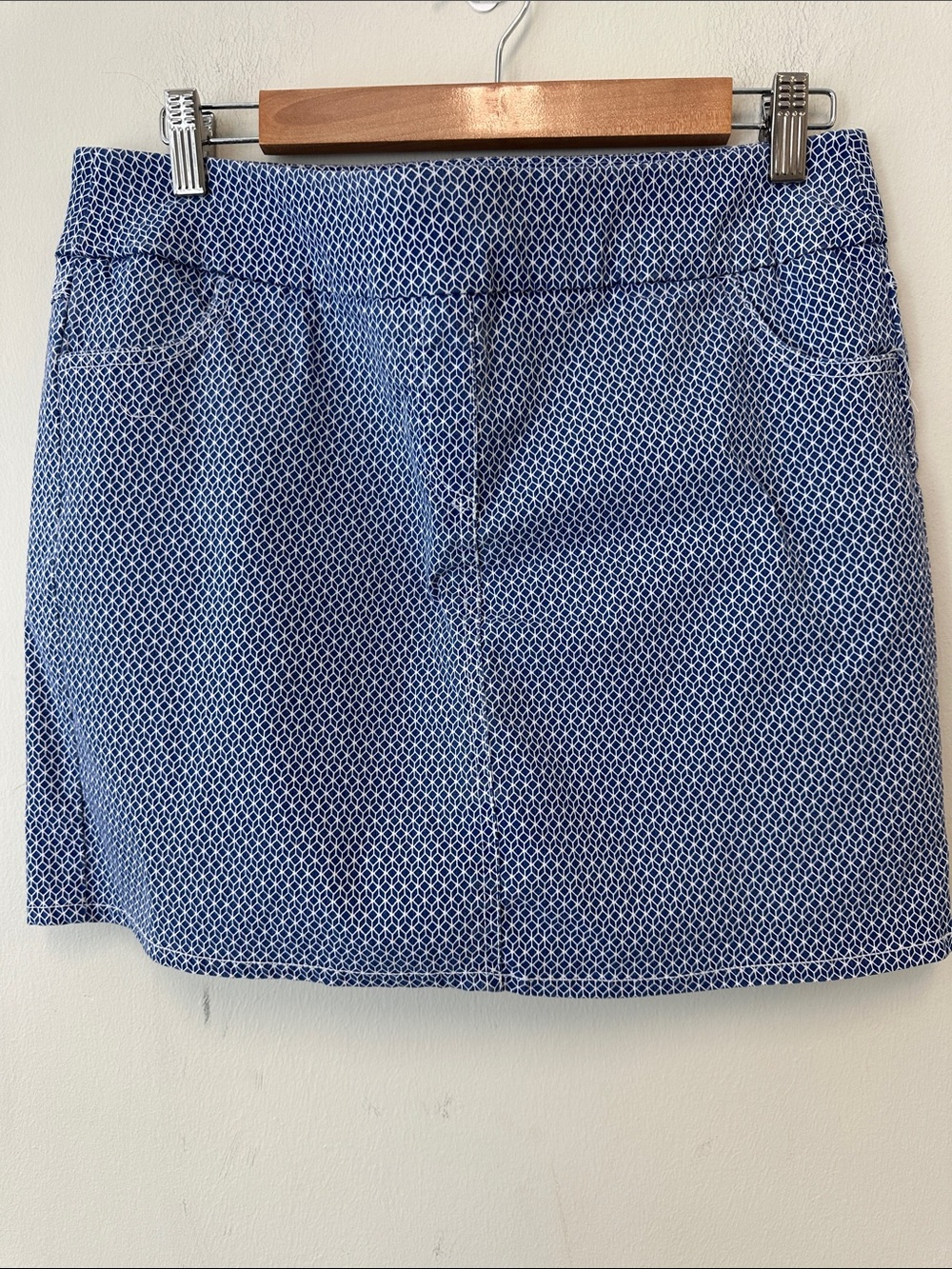 Attyre Blue White Geometric Patterned Women's Mini Skort